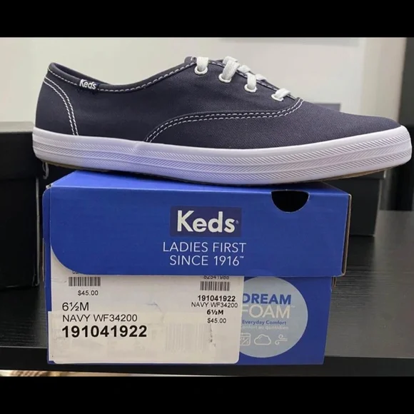 Shoes - Picture 3 of 5